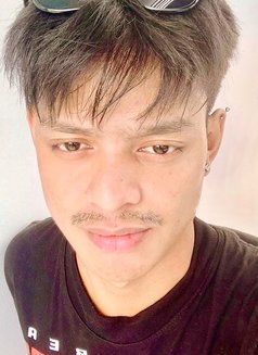 Ruds - Male escort in Manila Photo 1 of 7