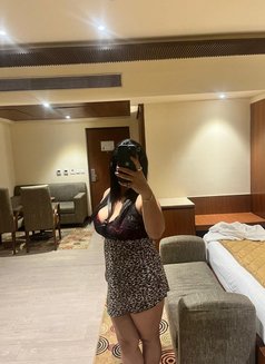 Ruhani - escort in Kolkata Photo 5 of 17