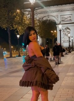 Ruhanna Castelly - Dominadora transexual in Paris Photo 14 of 15