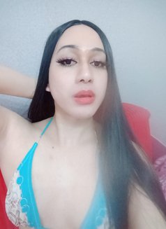 Ruhee - Transsexual escort in Muscat Photo 2 of 3