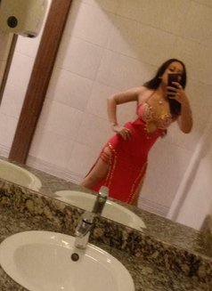 Ruhee - Acompañantes transexual in Muscat Photo 3 of 3