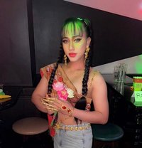 Ruhee - Transsexual escort in Muscat