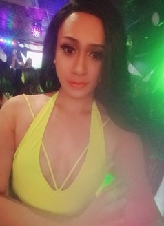 Ruhee - Transsexual escort in Muscat Photo 1 of 3