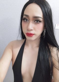 Ruhee - Transsexual escort in Muscat Photo 2 of 4