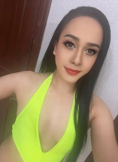 Ruhee - Transsexual escort in Muscat Photo 4 of 5