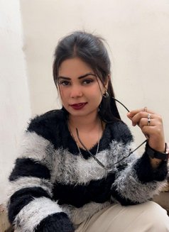 Ruhi - escort in Candolim, Goa Photo 2 of 4