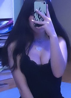 Ruhi Great Masseuse 100% Real Pictures - puta in Mumbai Photo 1 of 1