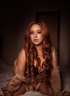 Ruhi - puta in Dubai Photo 5 of 10