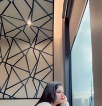 Ruhi - puta in Dubai
