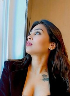 Ruhi - puta in Dubai Photo 5 of 12