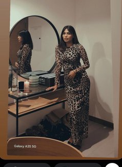 Ruhi - puta in Dubai Photo 6 of 12