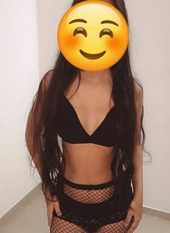 Ruhi - puta in Mumbai Photo 1 of 2