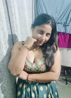 Ruhi - escort in New Delhi Photo 2 of 3