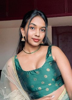Ruhi - escort in Pondicherry Photo 2 of 2