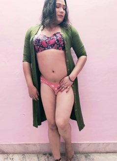 Ruhi - Transsexual escort in Kolkata Photo 2 of 2