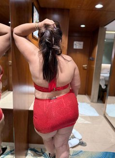 Ruhi Kapoor - escort in Surat Photo 2 of 3