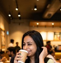 Ruhi Mathur - puta in Chennai