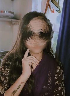 Ruhi Mathur - puta in Mumbai Photo 3 of 3