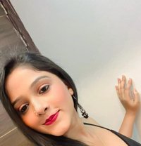 Ruhi Patel - puta in Ahmedabad