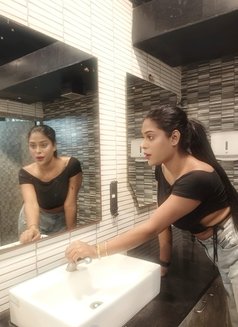 Ruhi Top Mistress fucking boys videos - Acompañantes transexual in Mumbai Photo 11 of 12