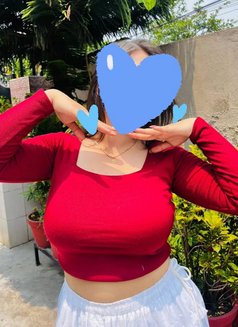 RUHI WEBCAMS & REAL MEETING - escort in Mumbai Photo 1 of 2