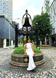 Rumi - puta in Pune Photo 4 of 9