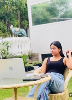 Rumi - puta in Pune Photo 9 of 9