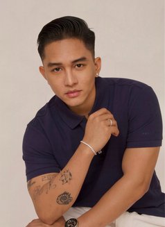Runchu Young - Male escort in Manila Photo 12 of 16