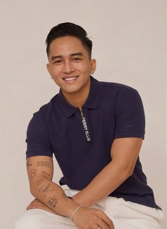 Runchu Young - Male escort in Manila Photo 14 of 16