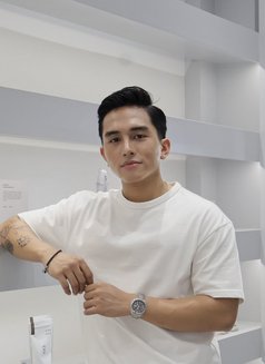 Runchu Young - Male escort in Manila Photo 19 of 20