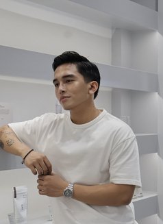 Runchu Young - Male escort in Manila Photo 20 of 20