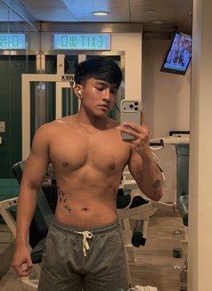 Runchu Young - Acompañantes masculino in Bangkok Photo 16 of 16