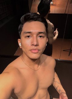 Runchu Young - Acompañantes masculino in Manila Photo 15 of 15
