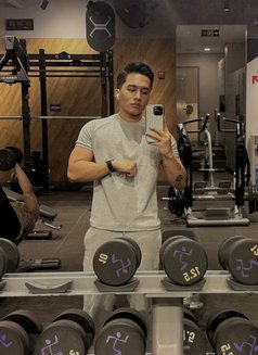 Runchu Young - Acompañantes masculino in Manila Photo 14 of 14