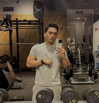 Runchu Young - Male escort in Manila