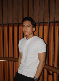 Runchu Young - Male escort in Manila Photo 17 of 17