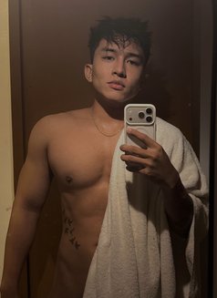 Runchu Young - Male escort in Hong Kong Photo 16 of 16