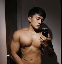 Runchu Young - Male escort in Manila