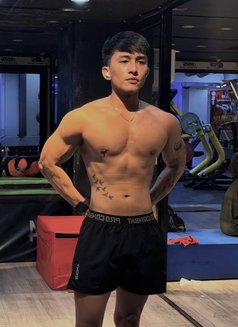 Runchu Young - Male escort in Singapore Photo 14 of 17