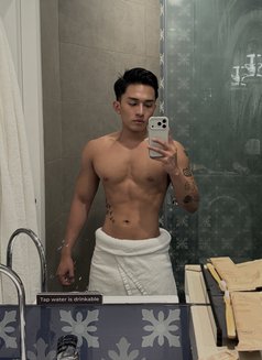 Runchu Young - Male escort in Singapore Photo 18 of 18