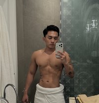 Runchu Young - Male escort in Seoul