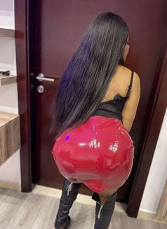Runis - dominatrix in Cairo Photo 3 of 3