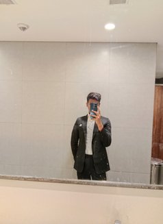 Rupesh - Male escort in Mumbai Photo 3 of 3