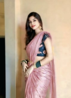 RIYANSHI (CAM &REAL MEET)OUT 𝗖𝗔𝗟𝗟 - puta in Bangalore Photo 2 of 4