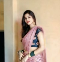 RIYANSHI (CAM &REAL MEET)OUT 𝗖𝗔𝗟𝗟 - puta in Bangalore Photo 1 of 3