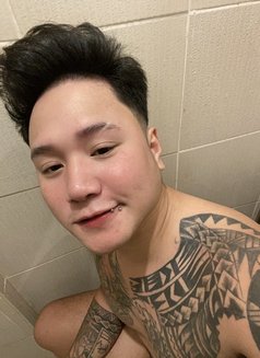 Ruru Masseur - Male escort in Manila Photo 4 of 6