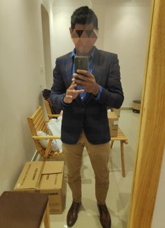 Rushan De Silva - Male escort in Colombo Photo 3 of 3