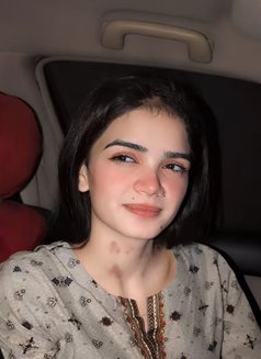 Rushi - puta in Dubai Photo 2 of 4