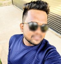 Rusiru - VIP/VVIP Ladies Companion - Male escort in Colombo Photo 2 of 3