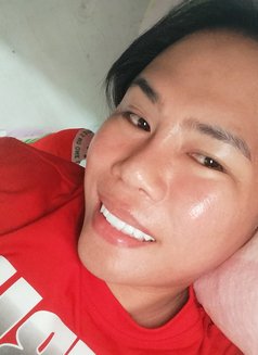 Russel - Acompañantes masculino in Kuwait Photo 2 of 2